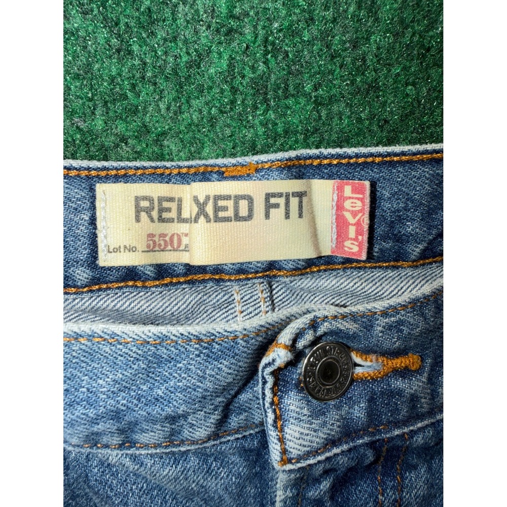Levis 550 Relaxed Fit Jeans Mens 38x32 Medium Wash Blue Denim Tapered Leg - Picture 2 of 5
